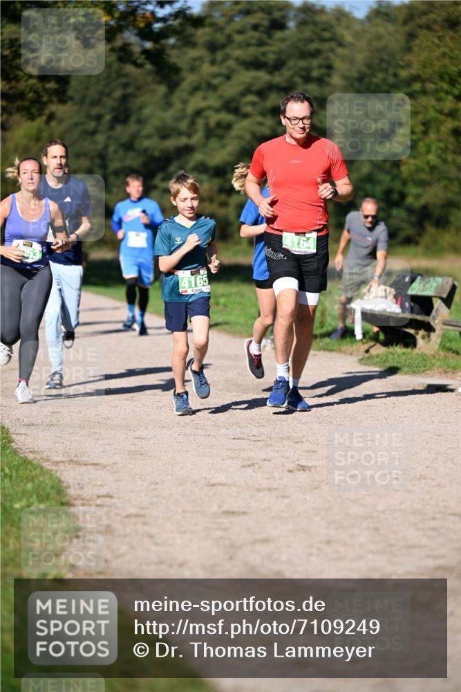 22.09.2024 - 32. Volkslauf durch das schöne Alstertal Dr. Thomas Lammeyer http://msf.ph/oto/7109249 22.09.2024 10:40:47 Laufen 4165, 4164 meine-sportfotos.de