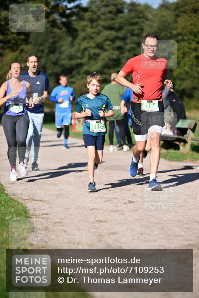 22.09.2024 - 32. Volkslauf durch das schöne Alstertal Dr. Thomas Lammeyer http://msf.ph/oto/7109253 22.09.2024 10:40:48 Laufen 4165, 4164 meine-sportfotos.de