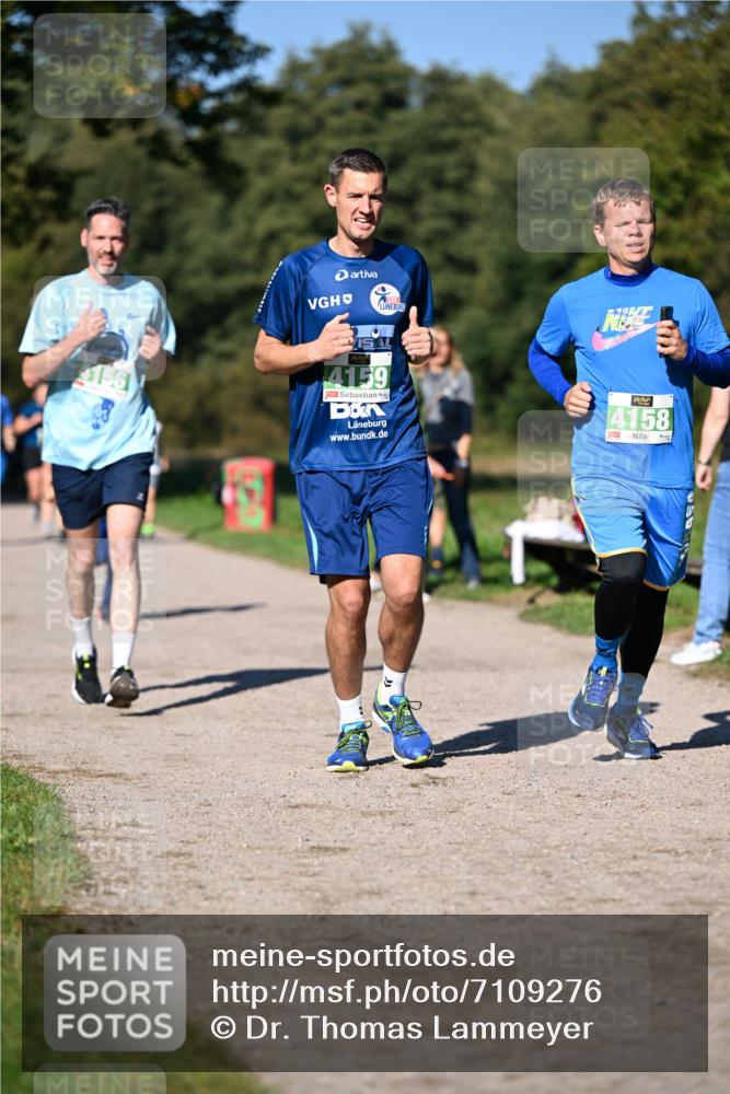 22.09.2024 - 32. Volkslauf durch das schöne Alstertal Dr. Thomas Lammeyer http://msf.ph/oto/7109276 22.09.2024 10:40:52 Laufen 156, 15, 4159, 4158 meine-sportfotos.de