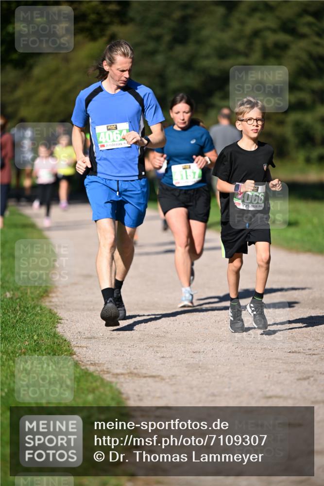 22.09.2024 - 32. Volkslauf durch das schöne Alstertal Dr. Thomas Lammeyer http://msf.ph/oto/7109307 22.09.2024 10:40:59 Laufen 4064, 4066 meine-sportfotos.de