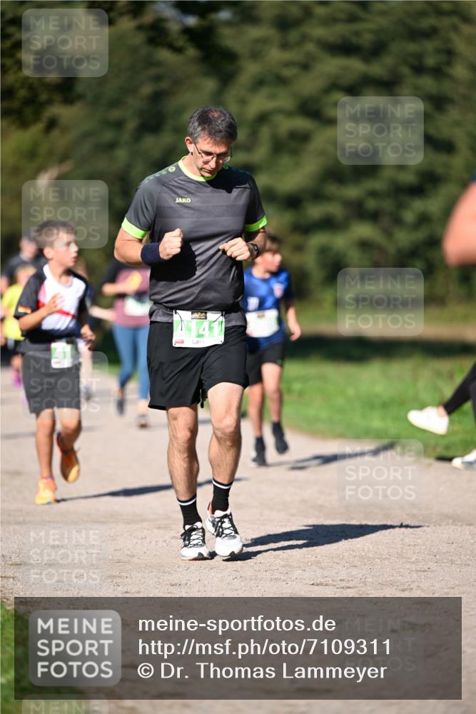22.09.2024 - 32. Volkslauf durch das schöne Alstertal Dr. Thomas Lammeyer http://msf.ph/oto/7109311 22.09.2024 10:41:03 Laufen 141 meine-sportfotos.de