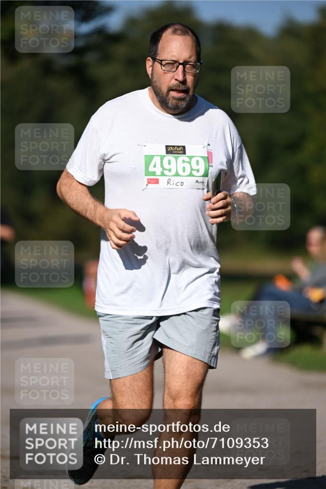 22.09.2024 - 32. Volkslauf durch das schöne Alstertal Dr. Thomas Lammeyer http://msf.ph/oto/7109353 22.09.2024 10:41:15 Laufen 4969 meine-sportfotos.de