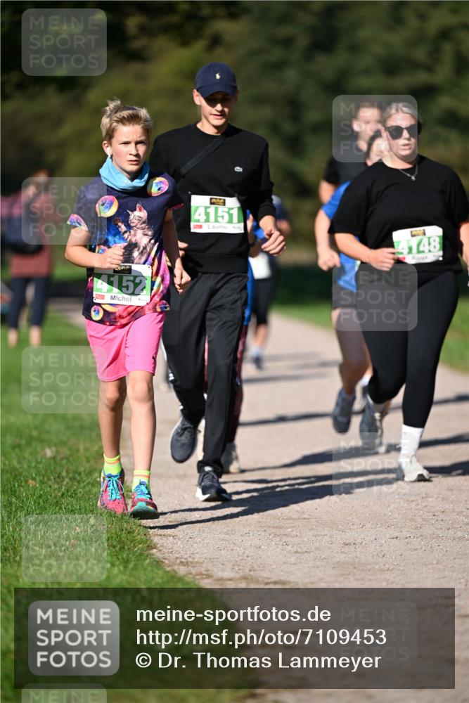 22.09.2024 - 32. Volkslauf durch das schöne Alstertal Dr. Thomas Lammeyer http://msf.ph/oto/7109453 22.09.2024 10:41:36 Laufen 4152, 4151, 4148 meine-sportfotos.de