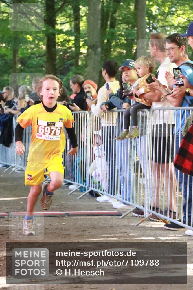 22.09.2024 - 32. Volkslauf durch das schöne Alstertal H.Heesch http://msf.ph/oto/7109788 22.09.2024 10:42:57 Ziel  meine-sportfotos.de