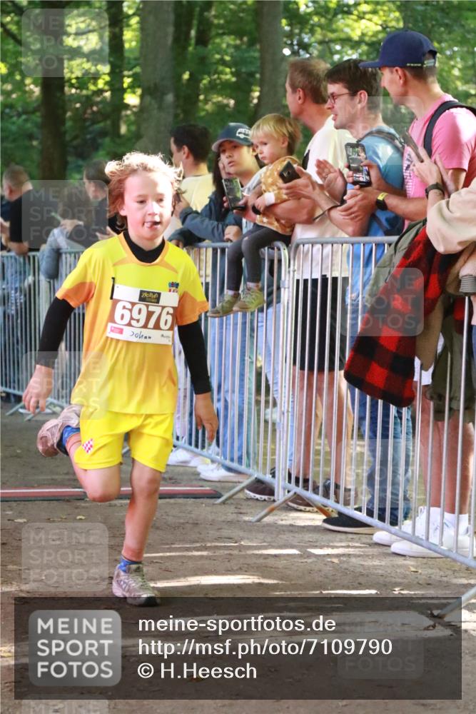 22.09.2024 - 32. Volkslauf durch das schöne Alstertal H.Heesch http://msf.ph/oto/7109790 22.09.2024 10:42:57 Ziel  meine-sportfotos.de