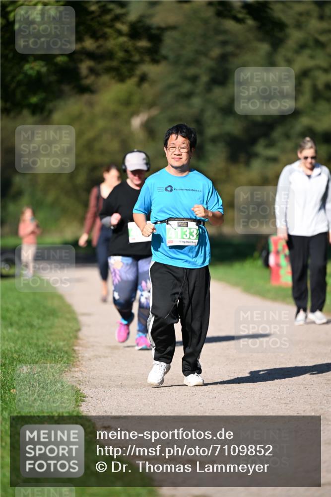 22.09.2024 - 32. Volkslauf durch das schöne Alstertal Dr. Thomas Lammeyer http://msf.ph/oto/7109852 22.09.2024 10:43:46 Laufen 133 meine-sportfotos.de