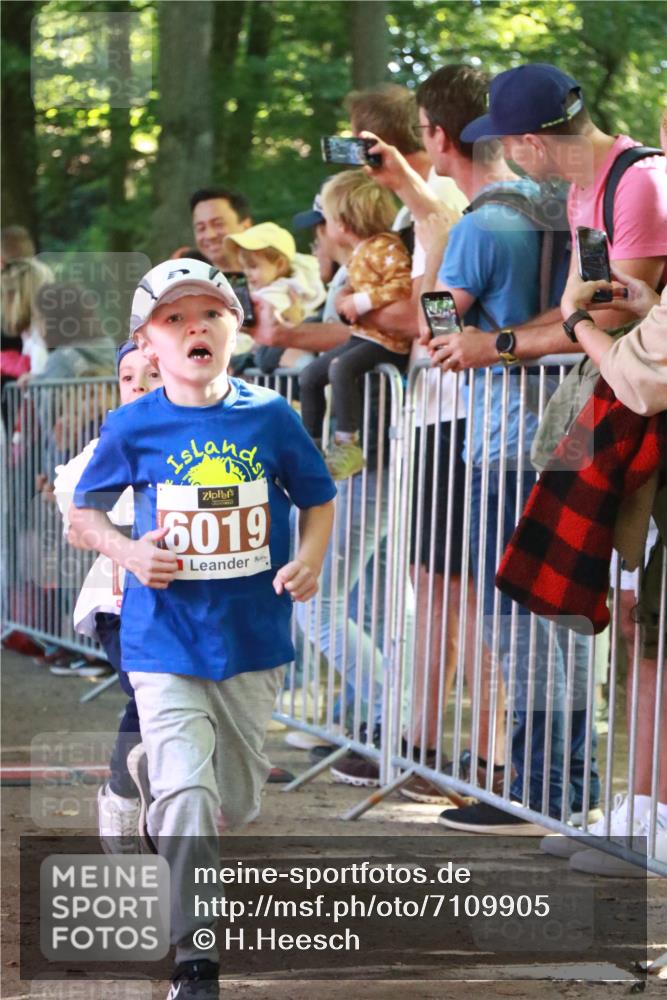 22.09.2024 - 32. Volkslauf durch das schöne Alstertal H.Heesch http://msf.ph/oto/7109905 22.09.2024 10:43:36 Ziel  meine-sportfotos.de