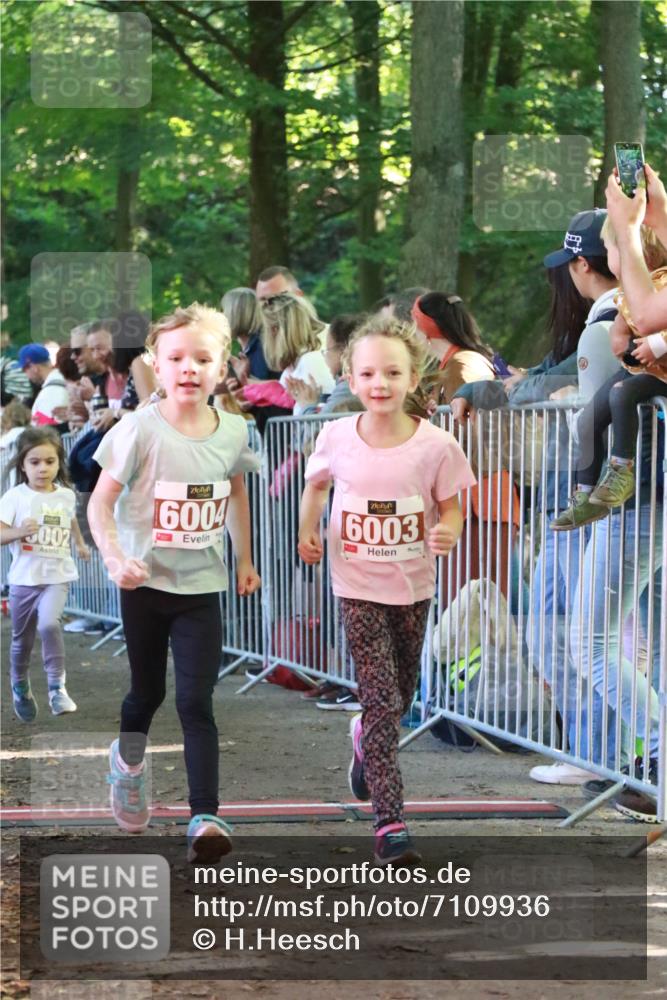 22.09.2024 - 32. Volkslauf durch das schöne Alstertal H.Heesch http://msf.ph/oto/7109936 22.09.2024 10:43:45 Ziel  meine-sportfotos.de