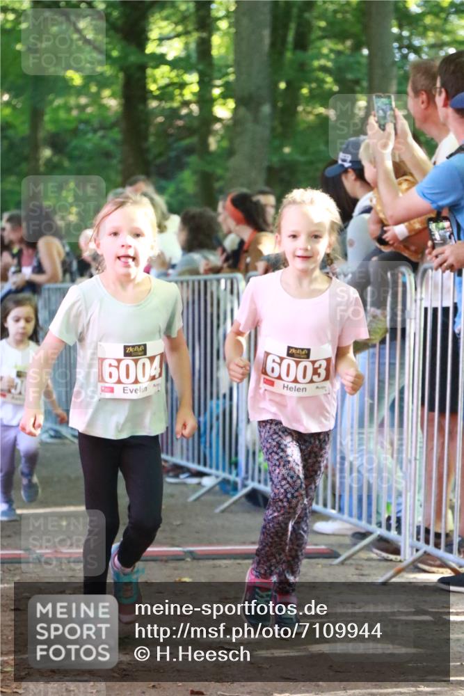 22.09.2024 - 32. Volkslauf durch das schöne Alstertal H.Heesch http://msf.ph/oto/7109944 22.09.2024 10:43:45 Ziel  meine-sportfotos.de