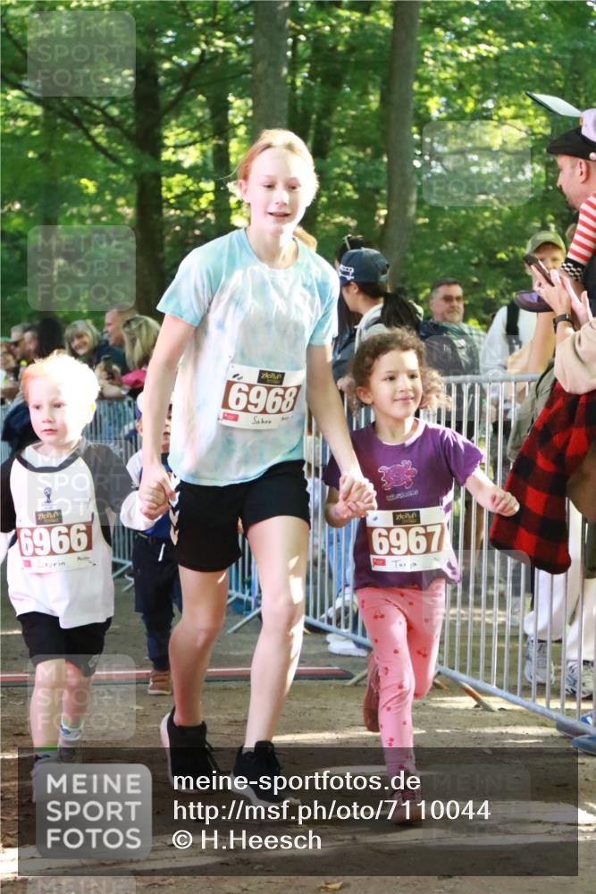 22.09.2024 - 32. Volkslauf durch das schöne Alstertal H.Heesch http://msf.ph/oto/7110044 22.09.2024 10:44:09 Ziel  meine-sportfotos.de