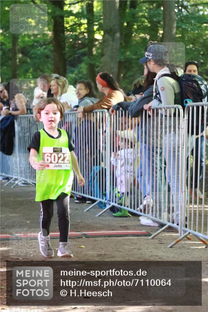 22.09.2024 - 32. Volkslauf durch das schöne Alstertal H.Heesch http://msf.ph/oto/7110064 22.09.2024 10:44:17 Ziel  meine-sportfotos.de