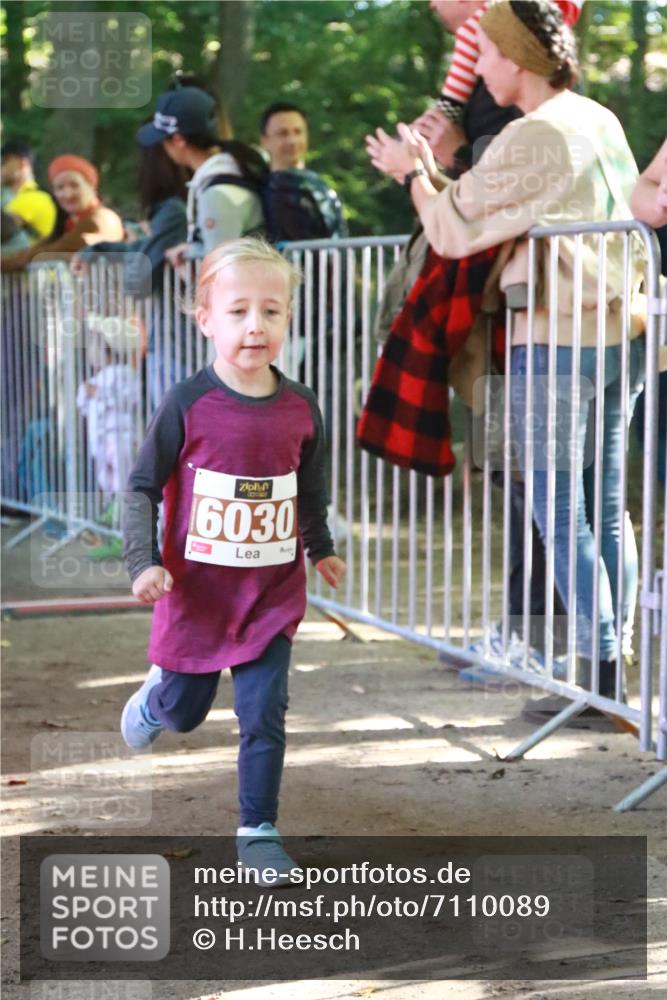 22.09.2024 - 32. Volkslauf durch das schöne Alstertal H.Heesch http://msf.ph/oto/7110089 22.09.2024 10:44:22 Ziel  meine-sportfotos.de