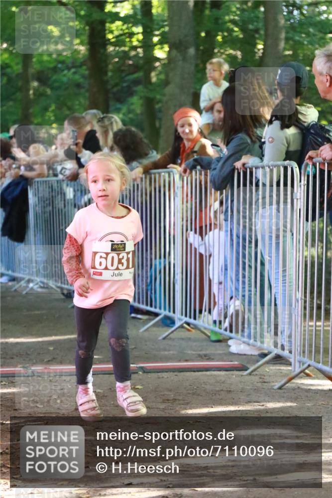 22.09.2024 - 32. Volkslauf durch das schöne Alstertal H.Heesch http://msf.ph/oto/7110096 22.09.2024 10:44:26 Ziel  meine-sportfotos.de