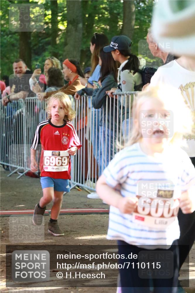 22.09.2024 - 32. Volkslauf durch das schöne Alstertal H.Heesch http://msf.ph/oto/7110115 22.09.2024 10:44:31 Ziel  meine-sportfotos.de