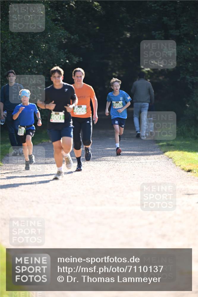 22.09.2024 - 32. Volkslauf durch das schöne Alstertal Dr. Thomas Lammeyer http://msf.ph/oto/7110137 22.09.2024 10:49:33 Laufen 4001, 4963, 4966 meine-sportfotos.de
