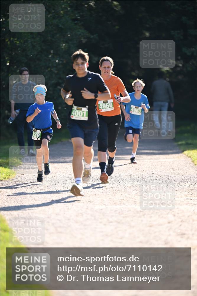 22.09.2024 - 32. Volkslauf durch das schöne Alstertal Dr. Thomas Lammeyer http://msf.ph/oto/7110142 22.09.2024 10:49:34 Laufen 38, 4001, 4966, 4963 meine-sportfotos.de