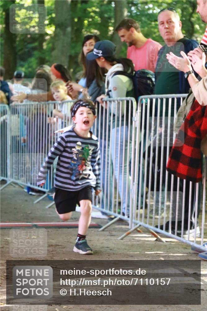 22.09.2024 - 32. Volkslauf durch das schöne Alstertal H.Heesch http://msf.ph/oto/7110157 22.09.2024 10:44:46 Ziel  meine-sportfotos.de