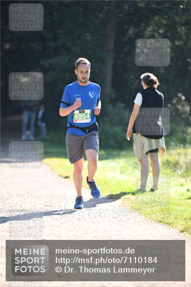 22.09.2024 - 32. Volkslauf durch das schöne Alstertal Dr. Thomas Lammeyer http://msf.ph/oto/7110184 22.09.2024 10:50:00 Laufen 6, 4954 meine-sportfotos.de