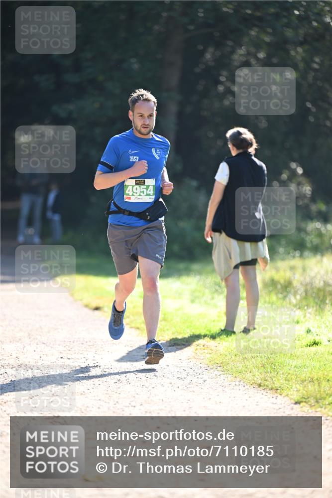 22.09.2024 - 32. Volkslauf durch das schöne Alstertal Dr. Thomas Lammeyer http://msf.ph/oto/7110185 22.09.2024 10:50:01 Laufen 6, 4954 meine-sportfotos.de
