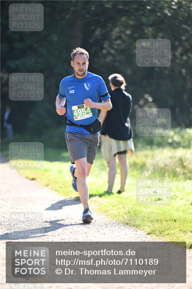 22.09.2024 - 32. Volkslauf durch das schöne Alstertal Dr. Thomas Lammeyer http://msf.ph/oto/7110189 22.09.2024 10:50:01 Laufen 6, 4954 meine-sportfotos.de