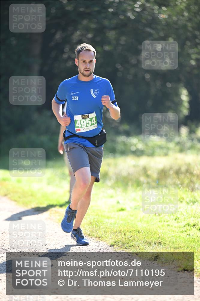22.09.2024 - 32. Volkslauf durch das schöne Alstertal Dr. Thomas Lammeyer http://msf.ph/oto/7110195 22.09.2024 10:50:02 Laufen 6, 1920, 4954 meine-sportfotos.de