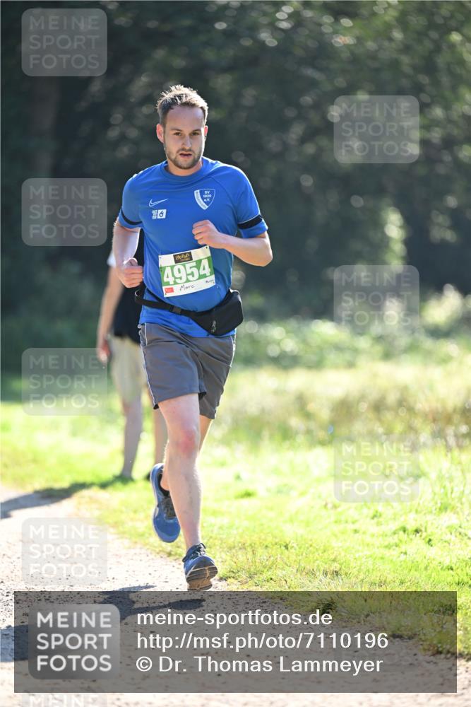22.09.2024 - 32. Volkslauf durch das schöne Alstertal Dr. Thomas Lammeyer http://msf.ph/oto/7110196 22.09.2024 10:50:02 Laufen 6, 1920, 4954 meine-sportfotos.de