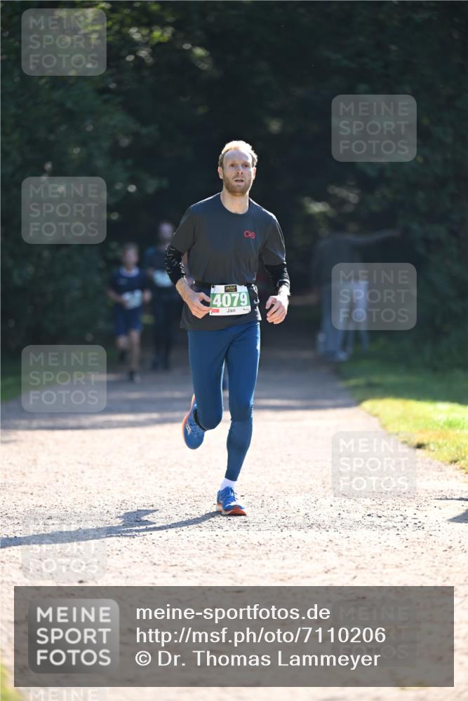 22.09.2024 - 32. Volkslauf durch das schöne Alstertal Dr. Thomas Lammeyer http://msf.ph/oto/7110206 22.09.2024 10:50:06 Laufen 4079 meine-sportfotos.de