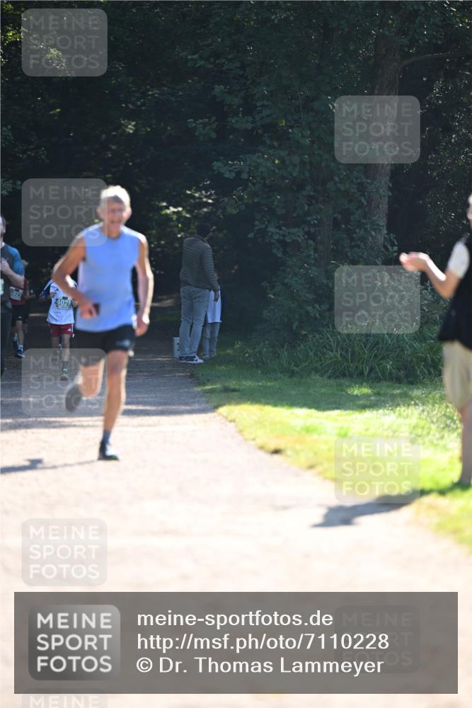 22.09.2024 - 32. Volkslauf durch das schöne Alstertal Dr. Thomas Lammeyer http://msf.ph/oto/7110228 22.09.2024 10:50:09 Laufen 023 meine-sportfotos.de
