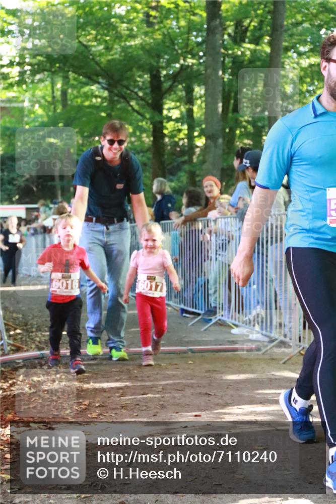 22.09.2024 - 32. Volkslauf durch das schöne Alstertal H.Heesch http://msf.ph/oto/7110240 22.09.2024 10:45:01 Ziel 5034, 5038 meine-sportfotos.de