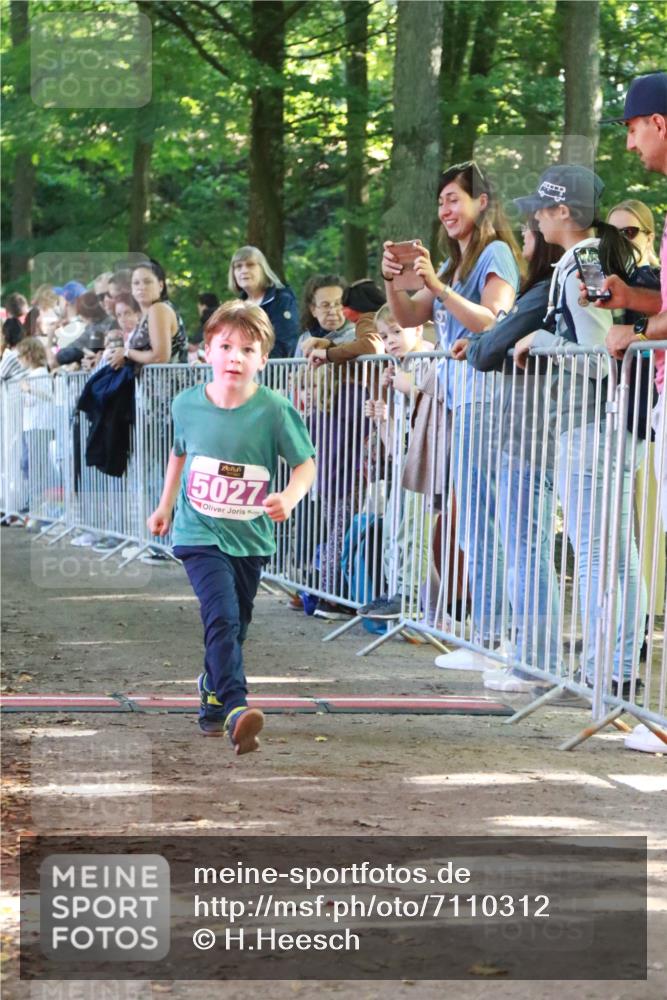 22.09.2024 - 32. Volkslauf durch das schöne Alstertal H.Heesch http://msf.ph/oto/7110312 22.09.2024 10:45:29 Ziel 5021, 5027, 5043, 5973 meine-sportfotos.de