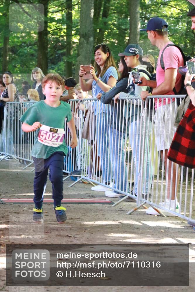 22.09.2024 - 32. Volkslauf durch das schöne Alstertal H.Heesch http://msf.ph/oto/7110316 22.09.2024 10:45:29 Ziel 5021, 5027, 5043, 5973 meine-sportfotos.de