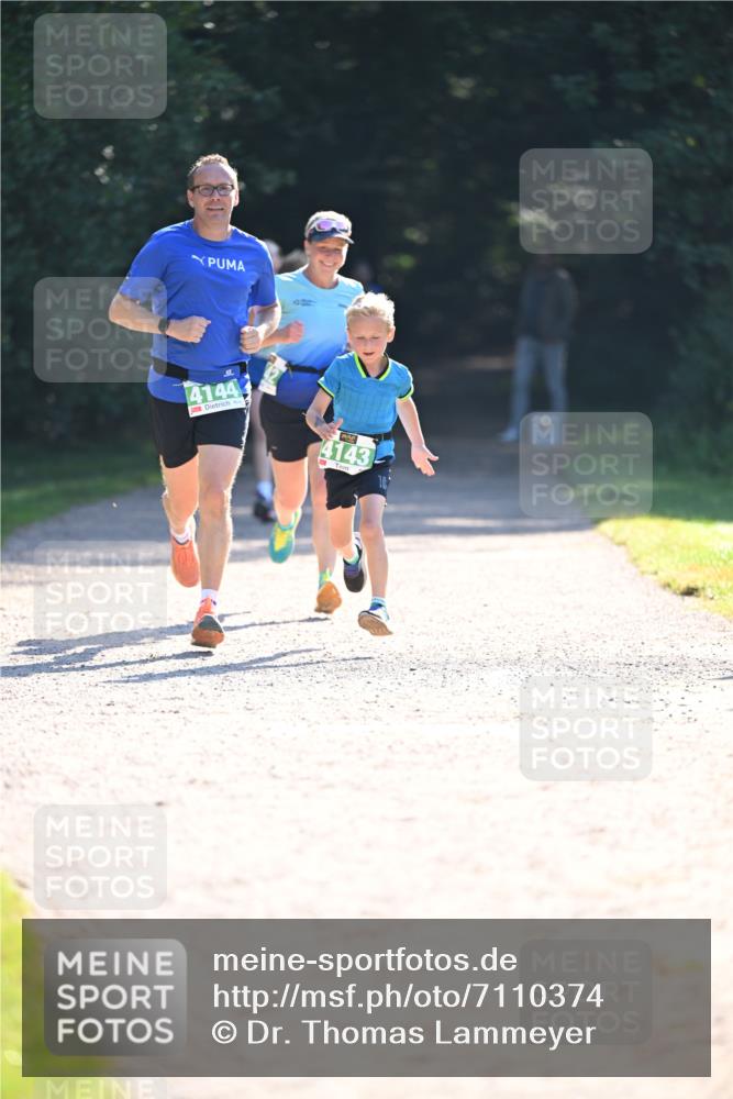 22.09.2024 - 32. Volkslauf durch das schöne Alstertal Dr. Thomas Lammeyer http://msf.ph/oto/7110374 22.09.2024 10:50:50 Laufen 2, 1, 4144, 4143 meine-sportfotos.de