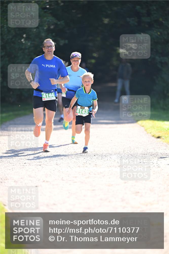 22.09.2024 - 32. Volkslauf durch das schöne Alstertal Dr. Thomas Lammeyer http://msf.ph/oto/7110377 22.09.2024 10:50:51 Laufen 4144, 4143 meine-sportfotos.de