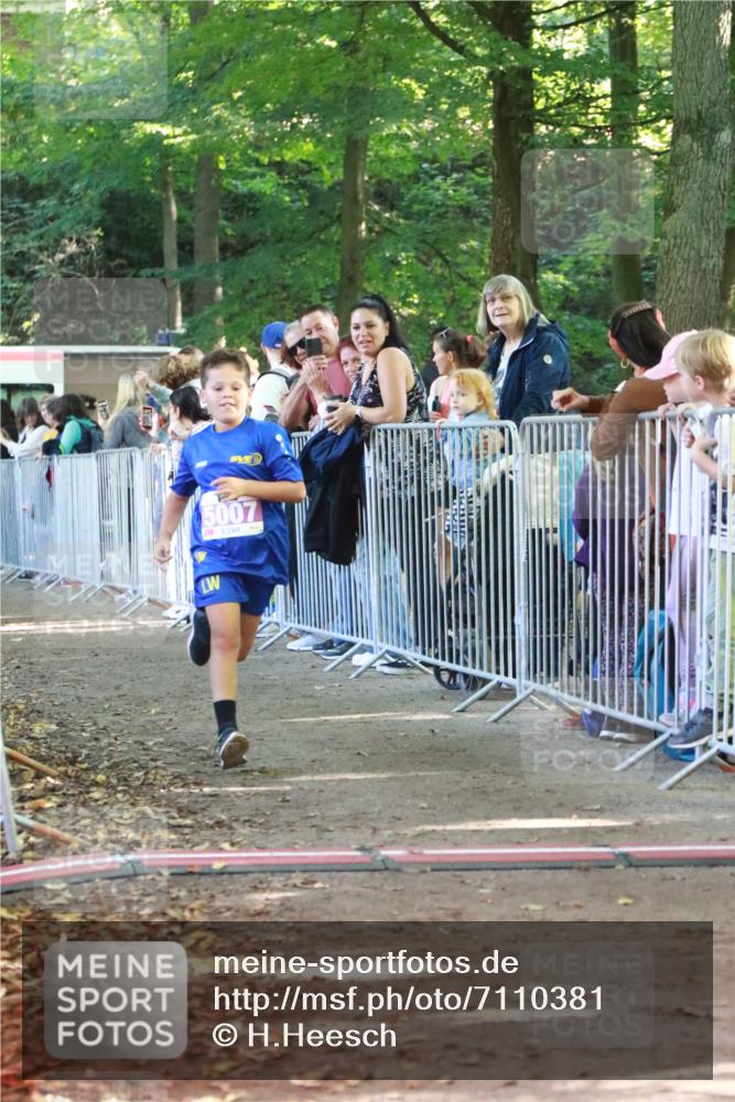 22.09.2024 - 32. Volkslauf durch das schöne Alstertal H.Heesch http://msf.ph/oto/7110381 22.09.2024 10:45:56 Ziel 5007, 5040 meine-sportfotos.de
