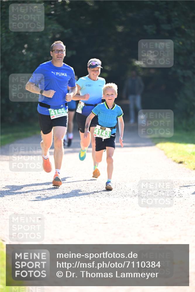 22.09.2024 - 32. Volkslauf durch das schöne Alstertal Dr. Thomas Lammeyer http://msf.ph/oto/7110384 22.09.2024 10:50:51 Laufen 4144, 4143 meine-sportfotos.de