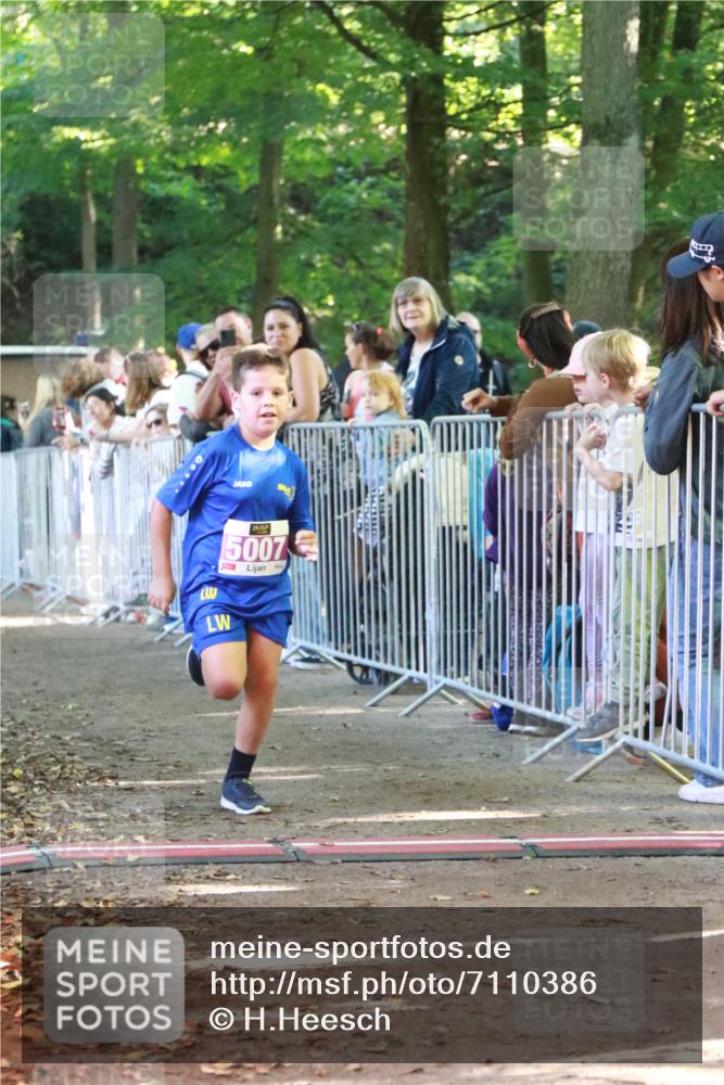 22.09.2024 - 32. Volkslauf durch das schöne Alstertal H.Heesch http://msf.ph/oto/7110386 22.09.2024 10:45:56 Ziel 5007, 5040 meine-sportfotos.de