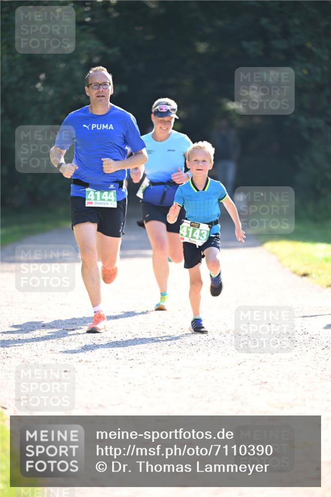 22.09.2024 - 32. Volkslauf durch das schöne Alstertal Dr. Thomas Lammeyer http://msf.ph/oto/7110390 22.09.2024 10:50:51 Laufen 4144, 4143 meine-sportfotos.de