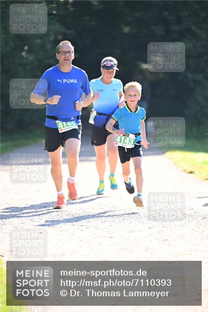 22.09.2024 - 32. Volkslauf durch das schöne Alstertal Dr. Thomas Lammeyer http://msf.ph/oto/7110393 22.09.2024 10:50:52 Laufen 4144, 4143 meine-sportfotos.de