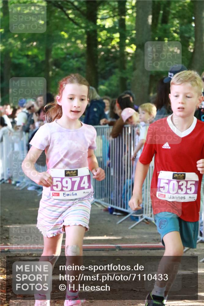 22.09.2024 - 32. Volkslauf durch das schöne Alstertal H.Heesch http://msf.ph/oto/7110433 22.09.2024 10:46:05 Ziel 5035, 5974 meine-sportfotos.de