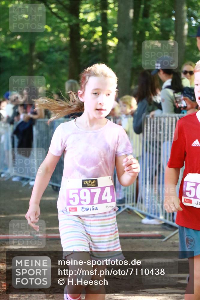 22.09.2024 - 32. Volkslauf durch das schöne Alstertal H.Heesch http://msf.ph/oto/7110438 22.09.2024 10:46:05 Ziel 5035, 5974 meine-sportfotos.de