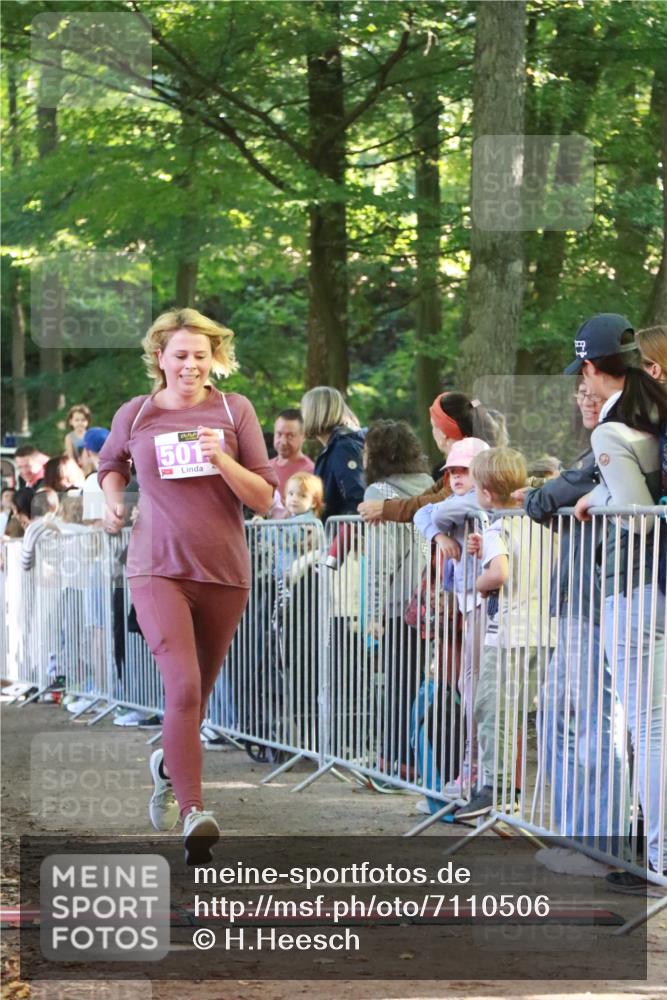 22.09.2024 - 32. Volkslauf durch das schöne Alstertal H.Heesch http://msf.ph/oto/7110506 22.09.2024 10:46:41 Ziel 5006, 5014, 5015, 5970 meine-sportfotos.de