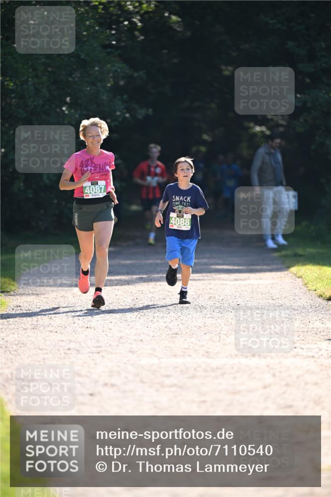 22.09.2024 - 32. Volkslauf durch das schöne Alstertal Dr. Thomas Lammeyer http://msf.ph/oto/7110540 22.09.2024 10:51:11 Laufen 4087, 160, 4088 meine-sportfotos.de