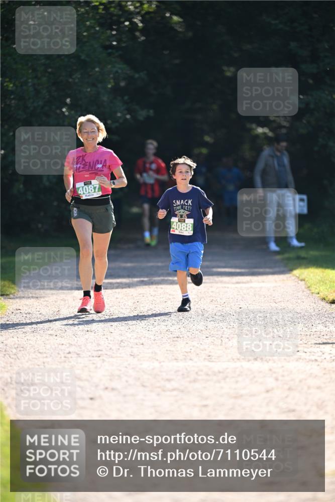 22.09.2024 - 32. Volkslauf durch das schöne Alstertal Dr. Thomas Lammeyer http://msf.ph/oto/7110544 22.09.2024 10:51:11 Laufen 4087, 4088 meine-sportfotos.de