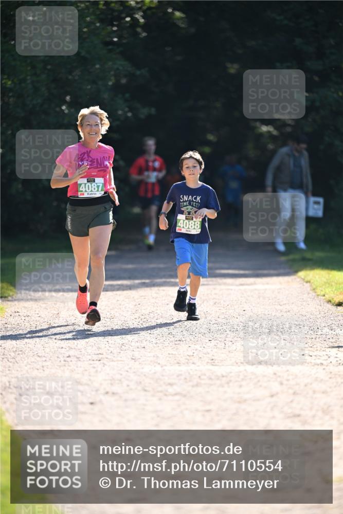22.09.2024 - 32. Volkslauf durch das schöne Alstertal Dr. Thomas Lammeyer http://msf.ph/oto/7110554 22.09.2024 10:51:11 Laufen 4087, 4088 meine-sportfotos.de