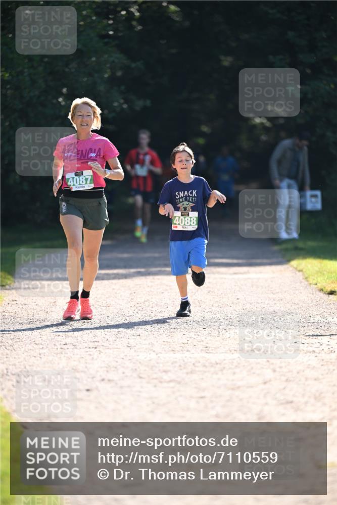 22.09.2024 - 32. Volkslauf durch das schöne Alstertal Dr. Thomas Lammeyer http://msf.ph/oto/7110559 22.09.2024 10:51:11 Laufen 4087, 661, 4088, 3 meine-sportfotos.de