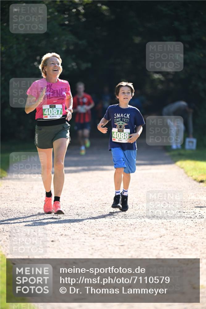 22.09.2024 - 32. Volkslauf durch das schöne Alstertal Dr. Thomas Lammeyer http://msf.ph/oto/7110579 22.09.2024 10:51:13 Laufen 4087, 4088 meine-sportfotos.de