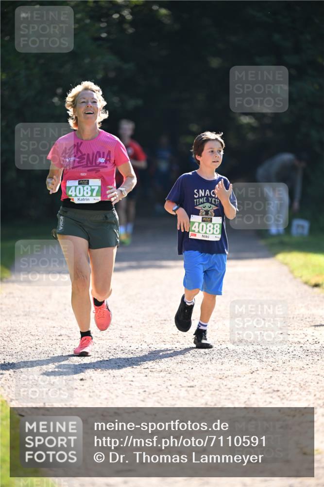 22.09.2024 - 32. Volkslauf durch das schöne Alstertal Dr. Thomas Lammeyer http://msf.ph/oto/7110591 22.09.2024 10:51:13 Laufen 4087, 4088 meine-sportfotos.de