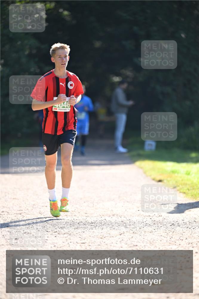 22.09.2024 - 32. Volkslauf durch das schöne Alstertal Dr. Thomas Lammeyer http://msf.ph/oto/7110631 22.09.2024 10:51:20 Laufen 046 meine-sportfotos.de