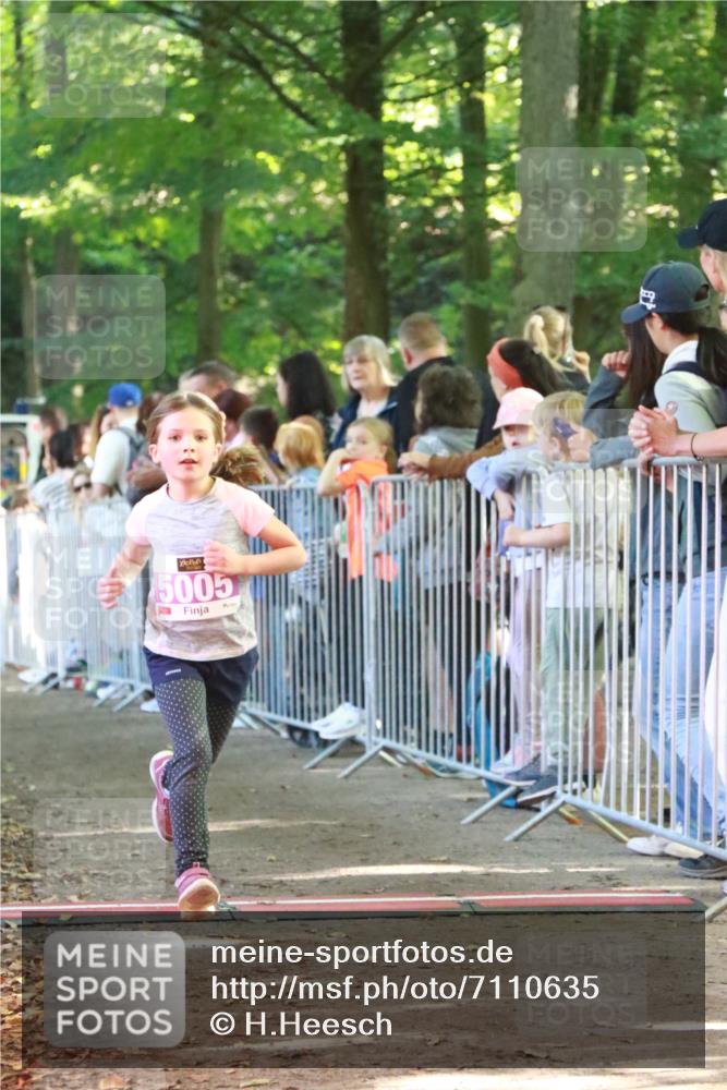 22.09.2024 - 32. Volkslauf durch das schöne Alstertal H.Heesch http://msf.ph/oto/7110635 22.09.2024 10:47:19 Ziel 5005, 5041 meine-sportfotos.de