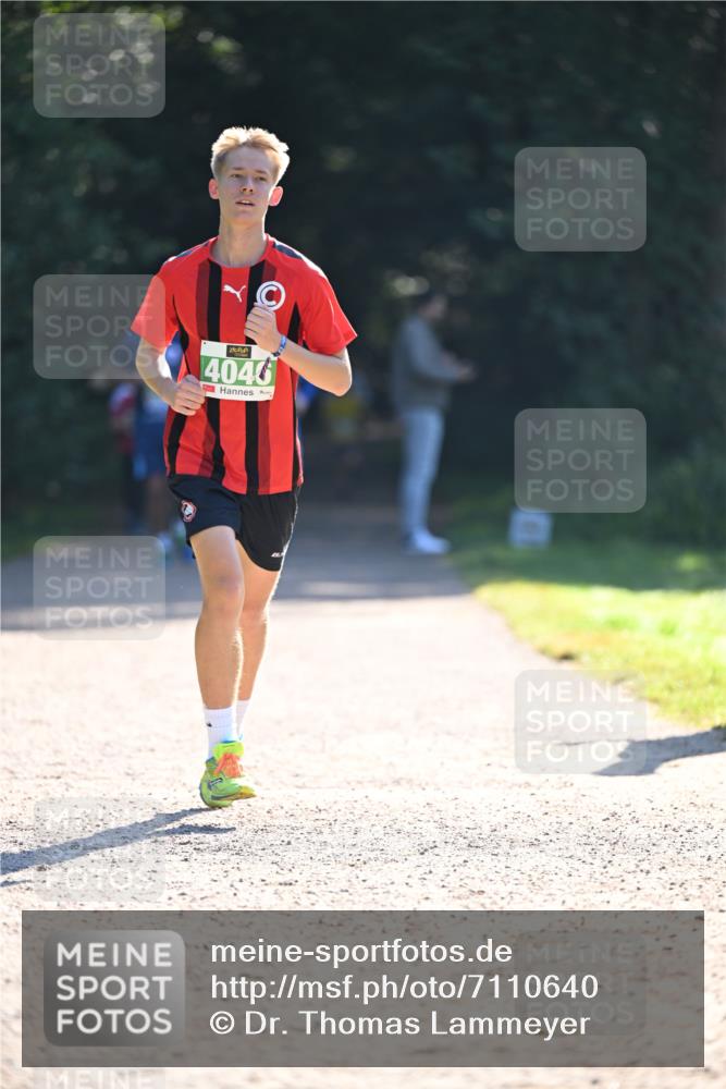 22.09.2024 - 32. Volkslauf durch das schöne Alstertal Dr. Thomas Lammeyer http://msf.ph/oto/7110640 22.09.2024 10:51:20 Laufen 4046 meine-sportfotos.de